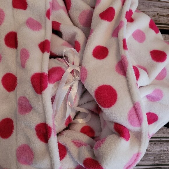 Ulta L XL white plush with pink and red polka dot robe with belt - Picture 6 of 8